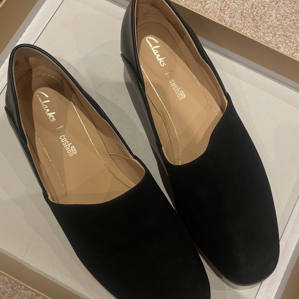 Clarks Women's Elegant Black Flats
